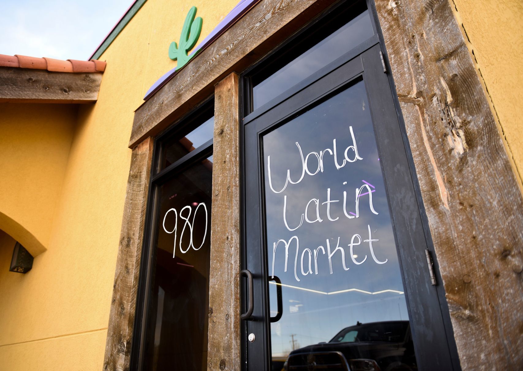 World Latin Market